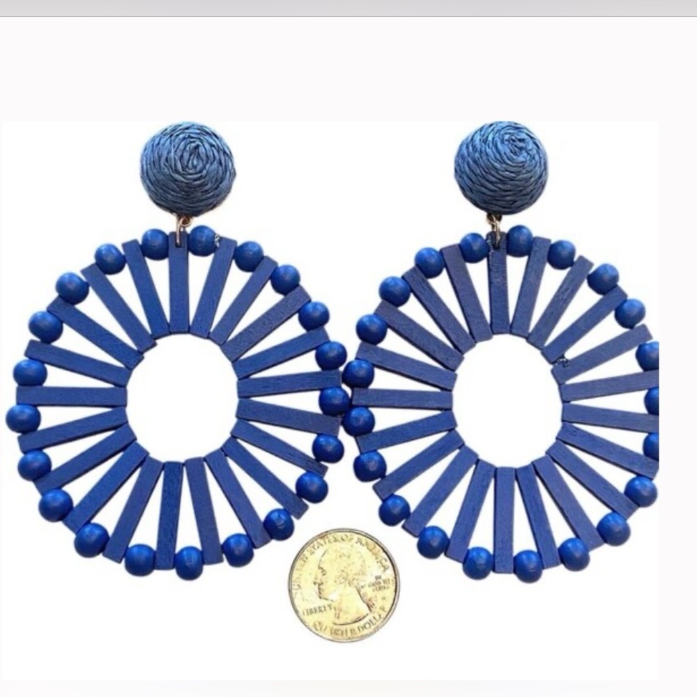 💰FREE W BUNDLE PURCHASE NWOT Earrings Royal blue wood cartwheels fiber wrap post